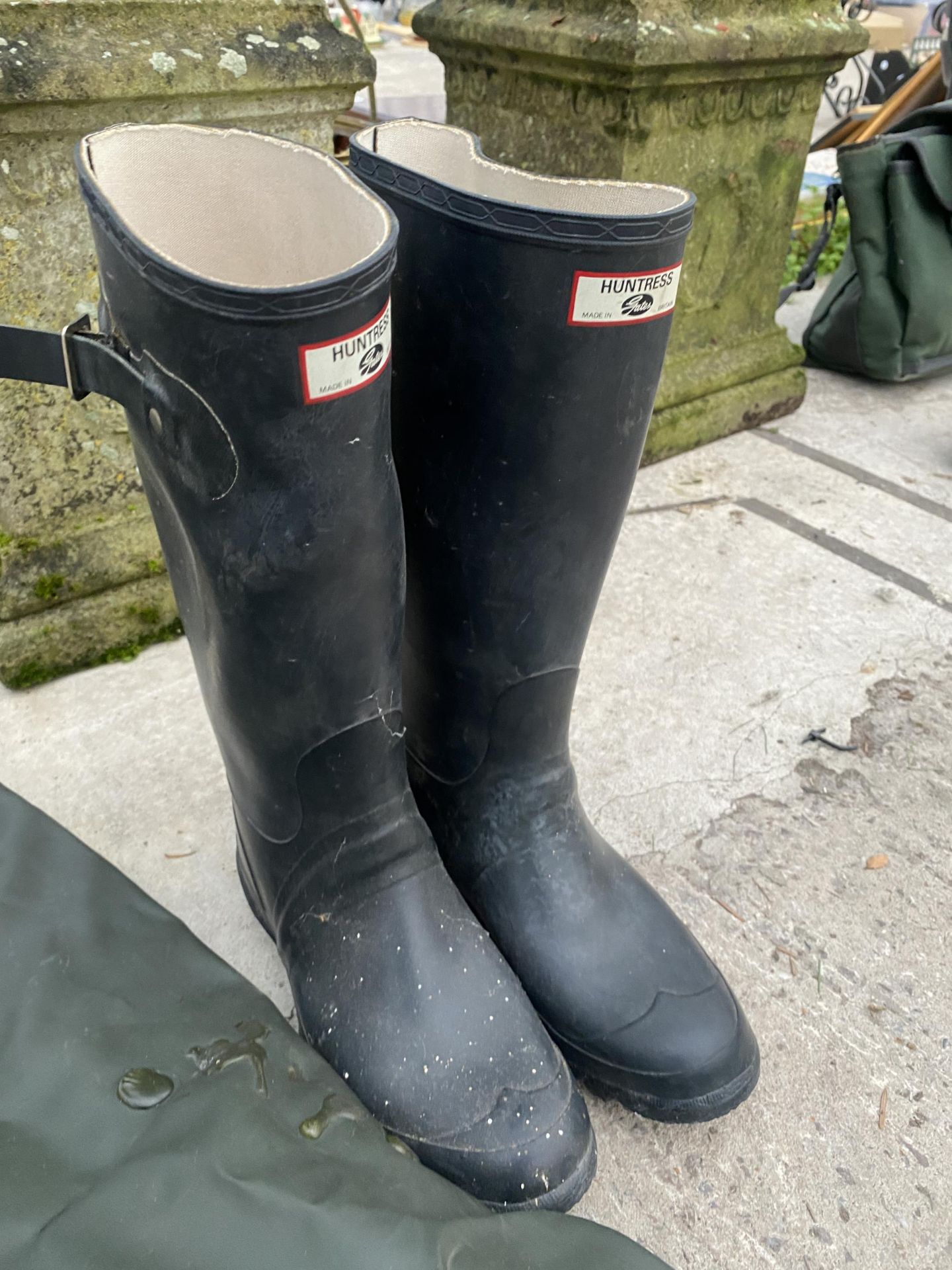 A PAIR OF BARBOUR WADERS AND A PAIR OF HUNTER WELLIES - Image 2 of 3
