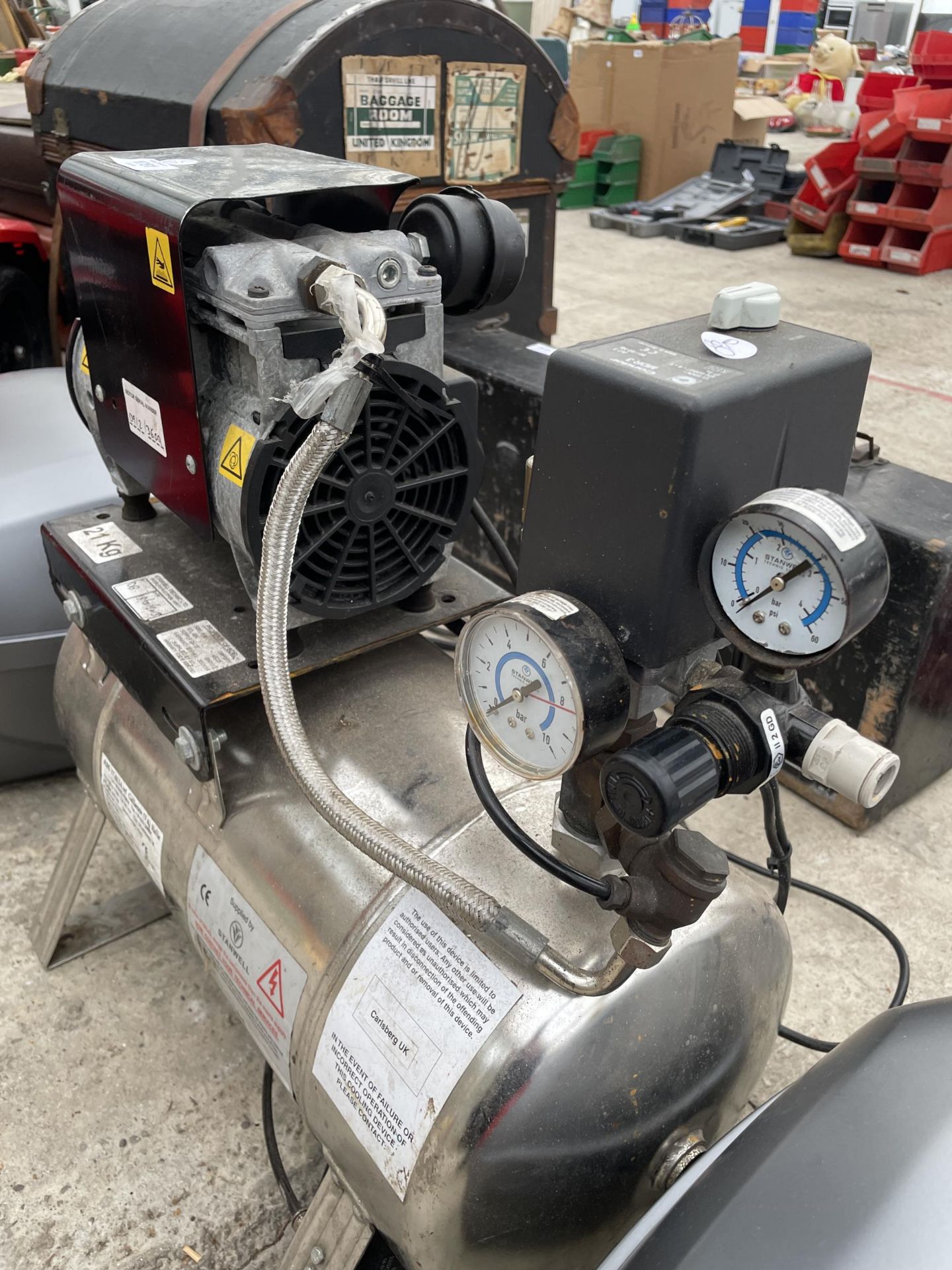 A 21KG STAINLESS STEEL AIR COMPRESSOR - Image 2 of 2