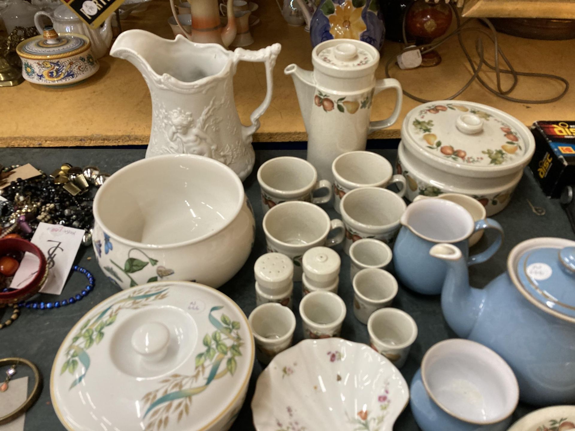 A QUANTITY OF DINNERWARE TO INCLUDE ROYAL WORCESTER FOR MARKS AND SPENCER RAMEKINS AND A SERVING - Image 3 of 6