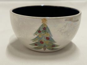 AN ANITA HARRIS HAND PAINTED AND SIGNED IN GOLD LUSTRE CHRISTMAS TREE BOWL