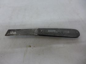 A VINTAGE JOSEPH ALLEN 'NON XLL' GPO MILITARY ISSUE KNIFE, 9.5CM BLADE, LENGTH 12CM