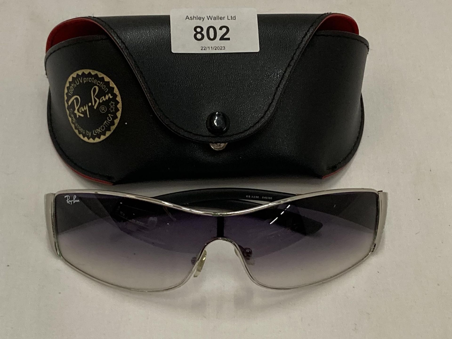 A PAIR OF RAY-BAN SUNGLASSES, CASED