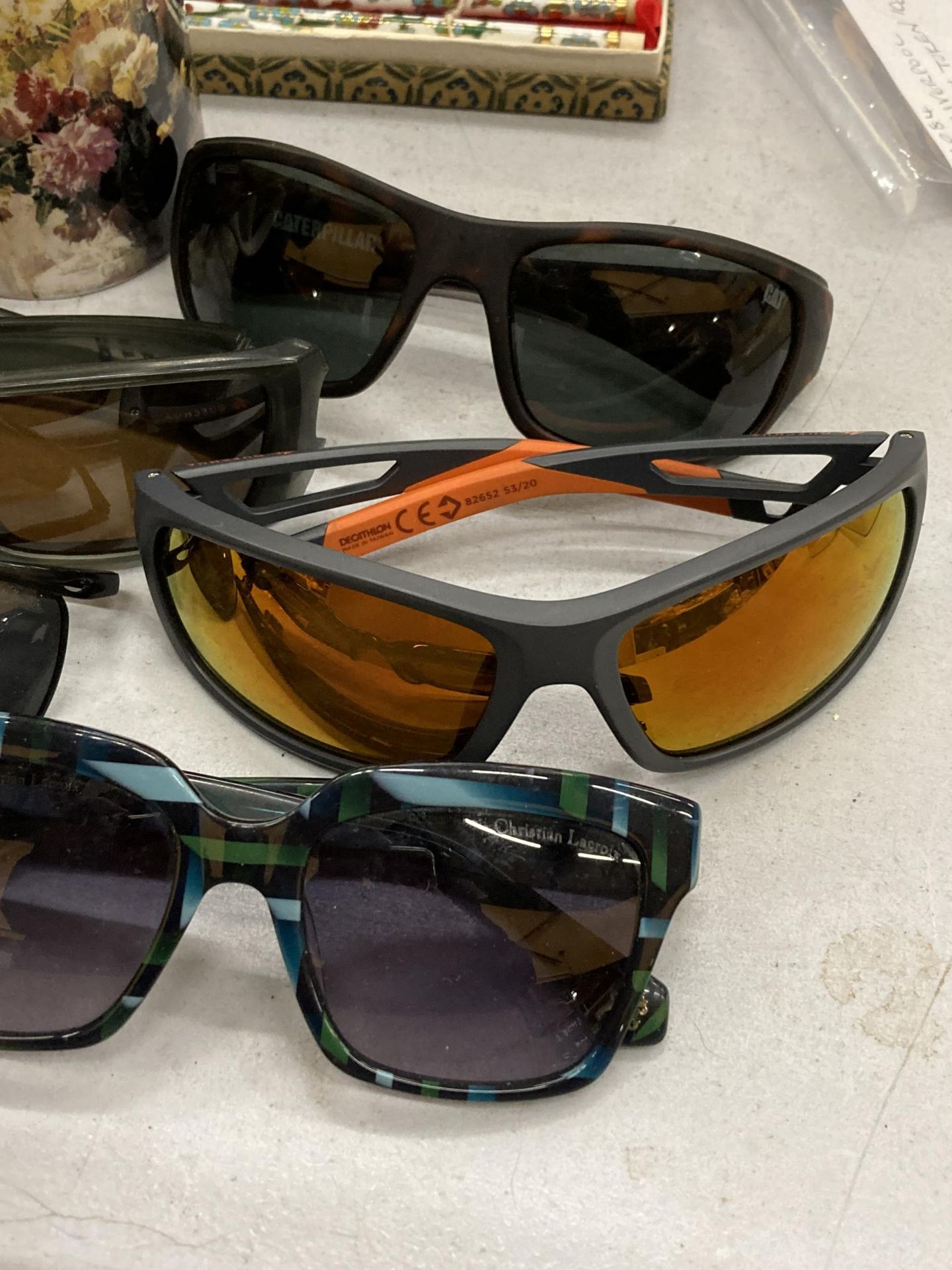 A GROUP OF SUNGLASSES - Image 2 of 3