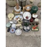 AN ASSORTMENT OF CERAMICS TO INCLUDE CUPS, PLATES AND BOWLS ETC