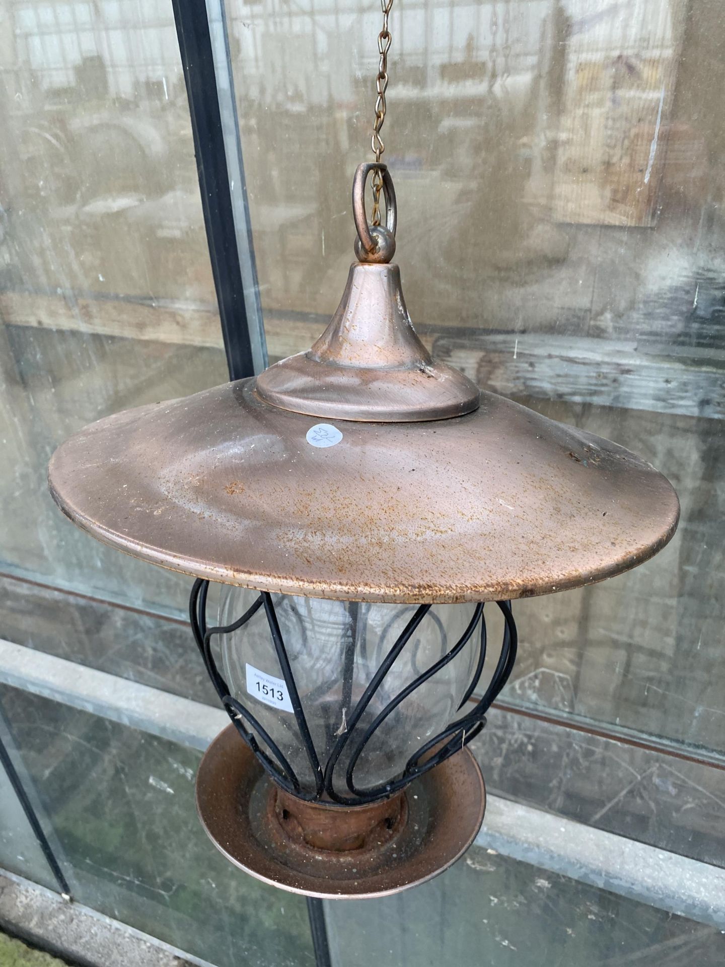 A DECORATIVE COPPER EFFECT LIGHT FITTING - Image 2 of 3