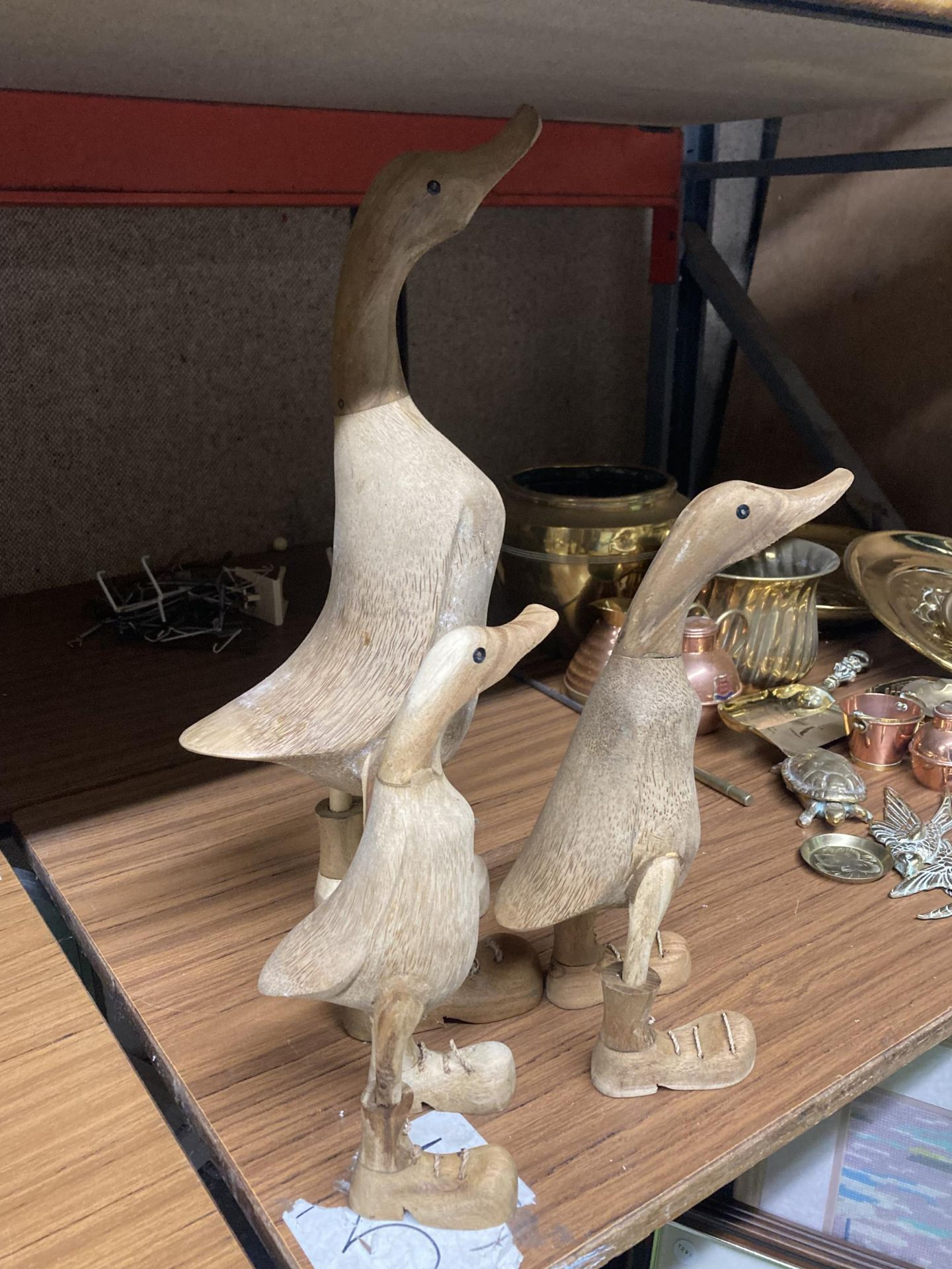 A GROUP OF THREE WOODEN DUCK FIGURES - Image 5 of 5