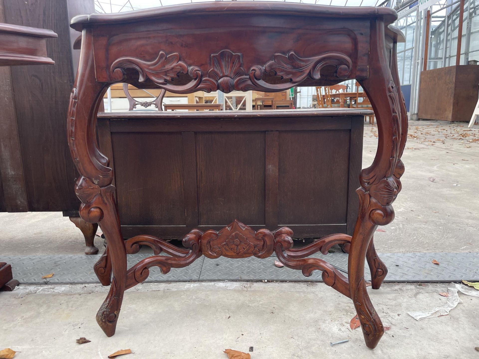 A VICTORIAN STYLE CONSOLE TABLE WITH CARVED FRIEZE AND STRECHERS, 35" WIDE - Image 3 of 4