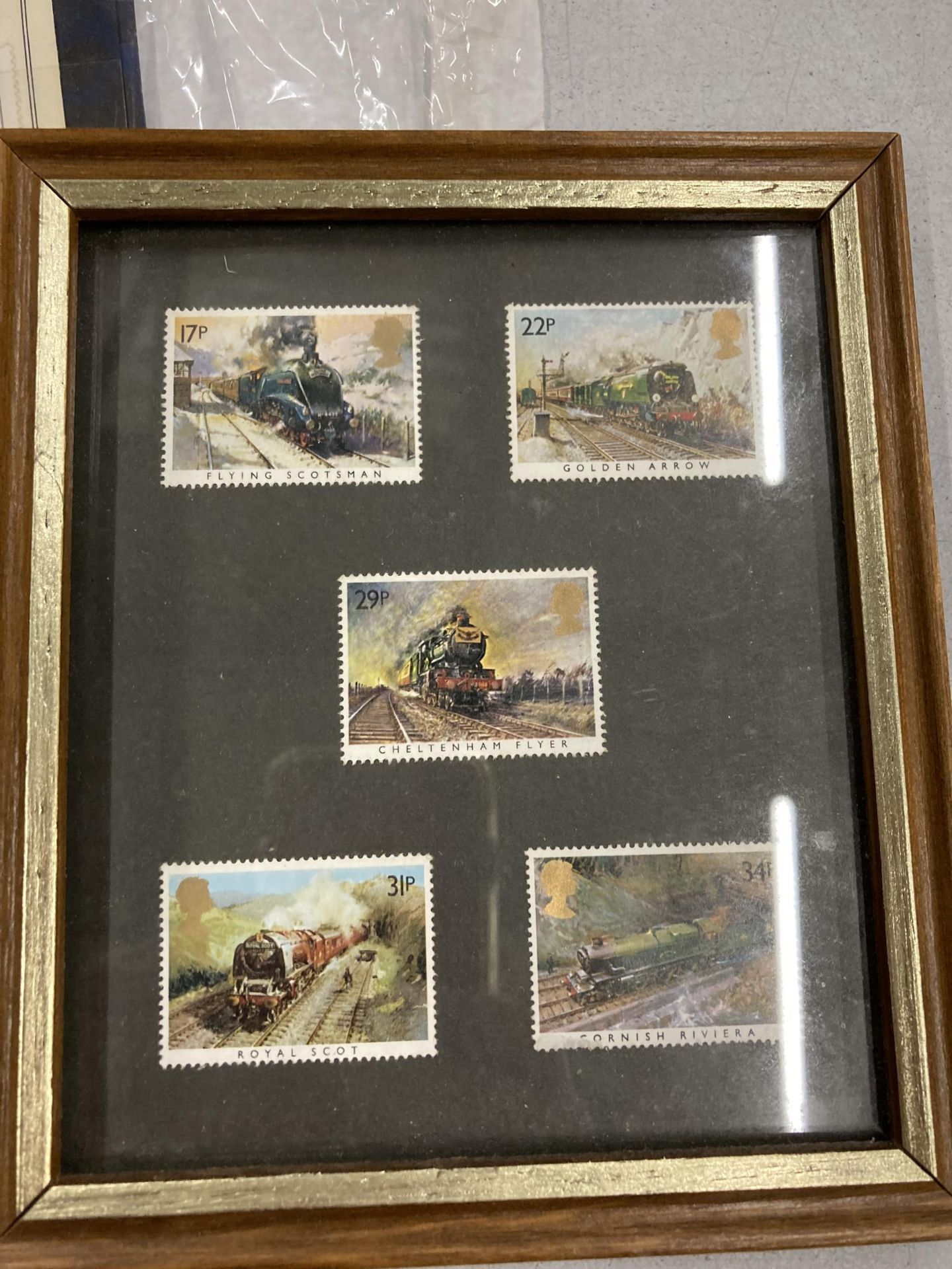 A COLLECTION OF FIRST DAY COVER STAMPS AND POSTCARDS - Image 4 of 5