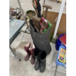 AN ASSORTMENT OF GARDEN TOOLS AND TWO PAIRS OF WELLIES