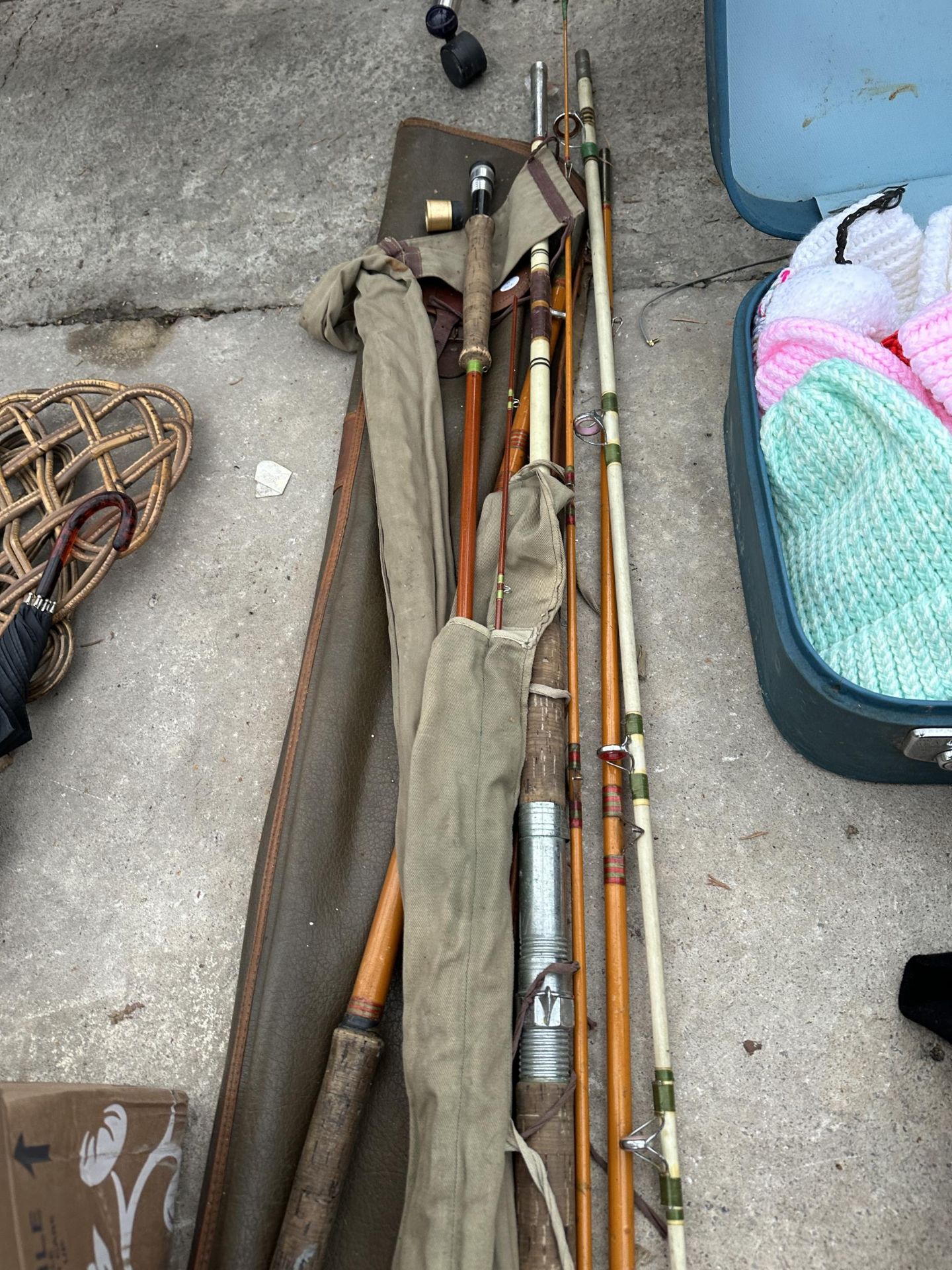 AN ASSORTMENT OF VINTAGE FISHING RODS - Image 2 of 3