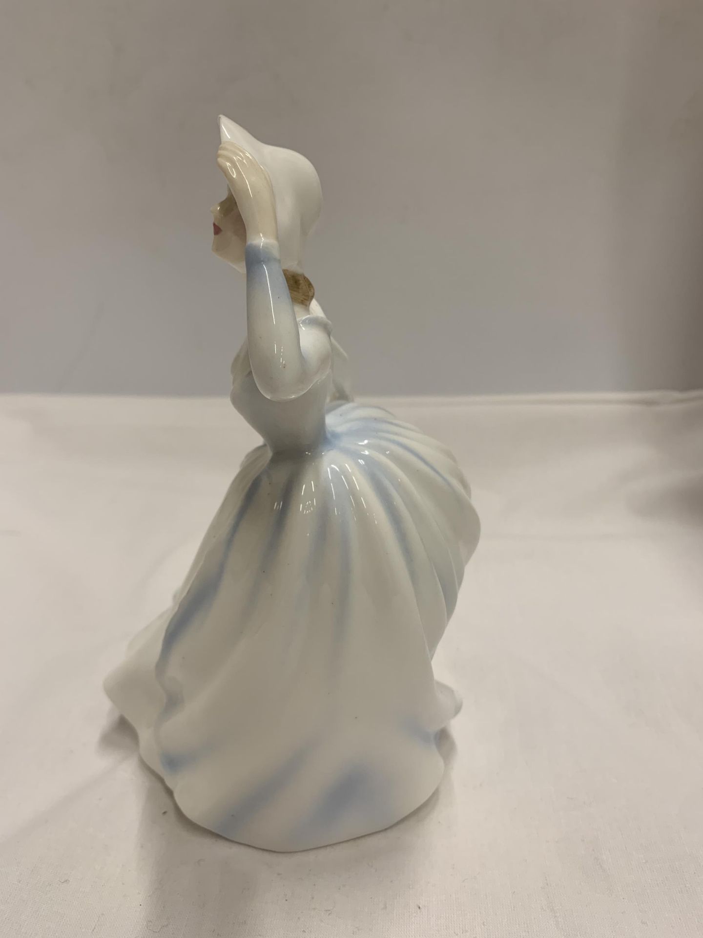 A ROYAL DOULTON LADY FIGURE IN BLUE DRESS - Image 3 of 6