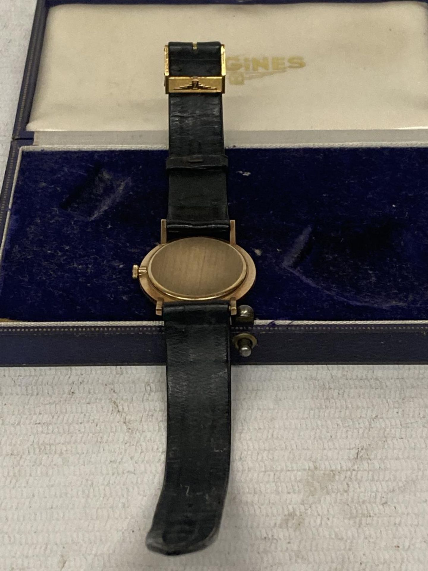 A VINTAGE LONGINES GENTLEMAN'S WRIST WATCH WITH 9 CARAT GOLD CASE, GOLD DIAL AND ORIGINAL CASE - Image 3 of 4