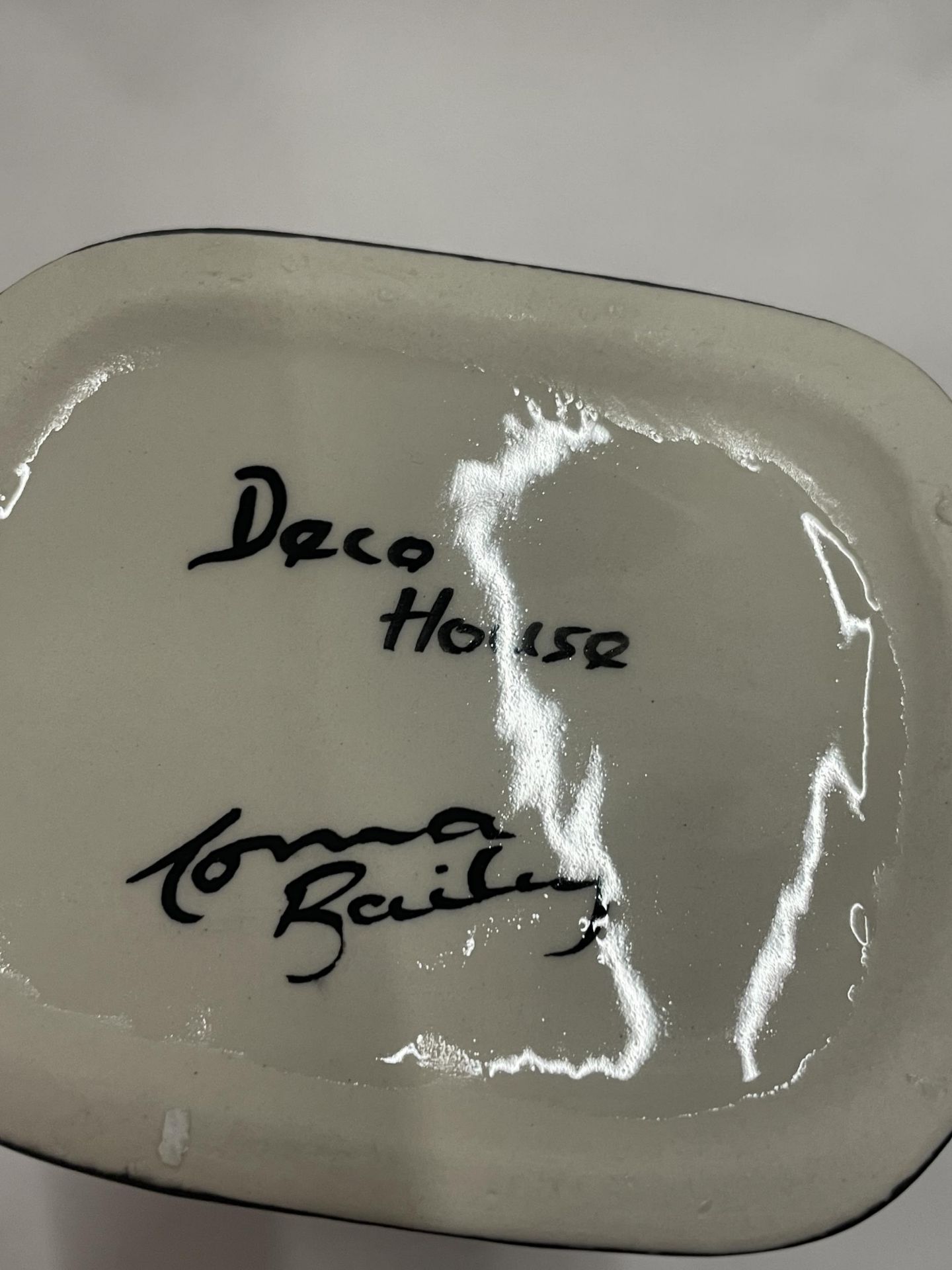 A LORNA BAILEY HAND PAINTED AND SIGNED DECO HOUSE JUG - Image 3 of 3
