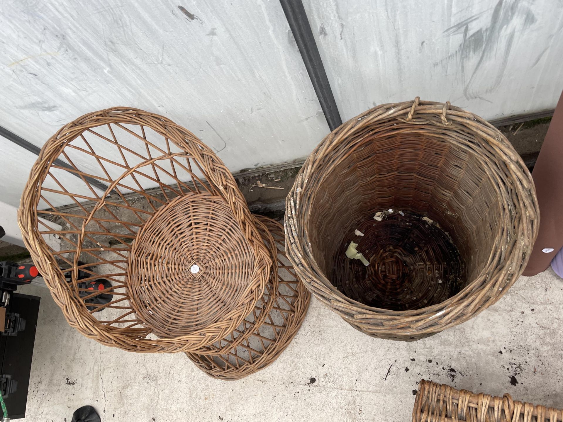 THREE WICKER ITEMS TO INCLUDE A CHILDS CHAIR AND A LOG BASKET ETC - Image 2 of 3