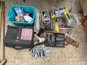 AN ASSORTMENT OF TOOLS TO INCLUDE CUTTING SETS AND PLIERS ETC