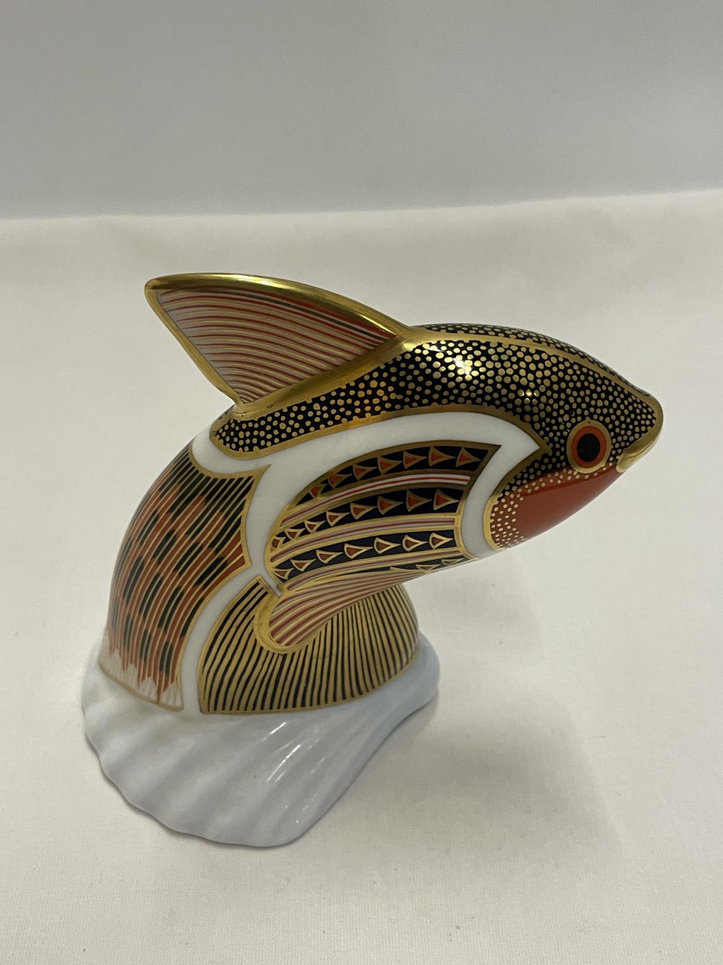 A ROYAL CROWN DERBY TROPICAL FISH GUPPY (SECOND) - Image 2 of 3