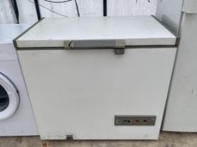 A WHITE WHIRLPOOL CHEST FREEZER