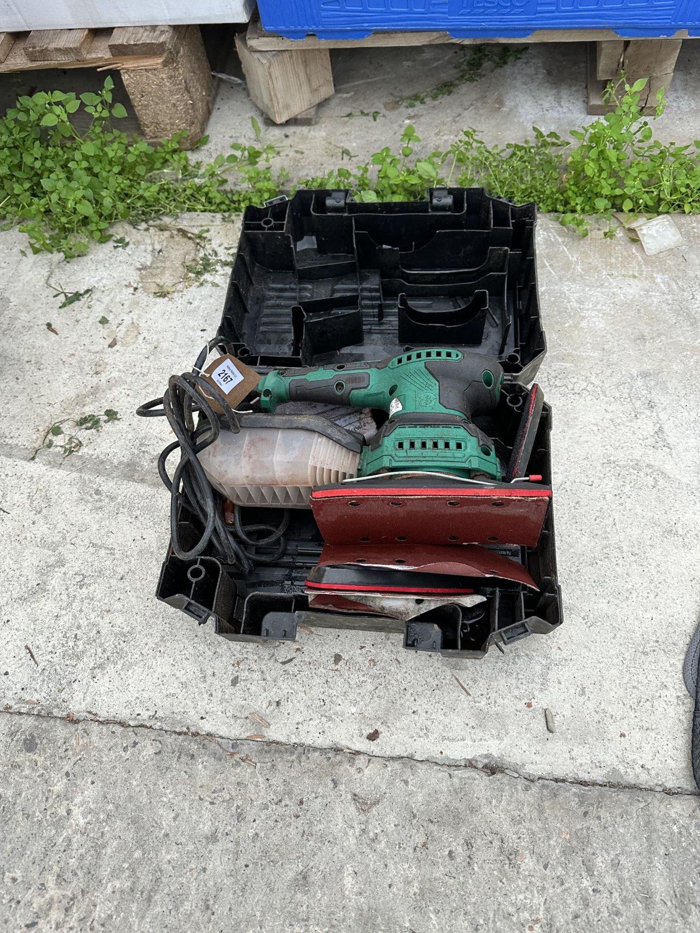 A PARKSIDE ELECTRIC SANDER WITH CARRY CASE