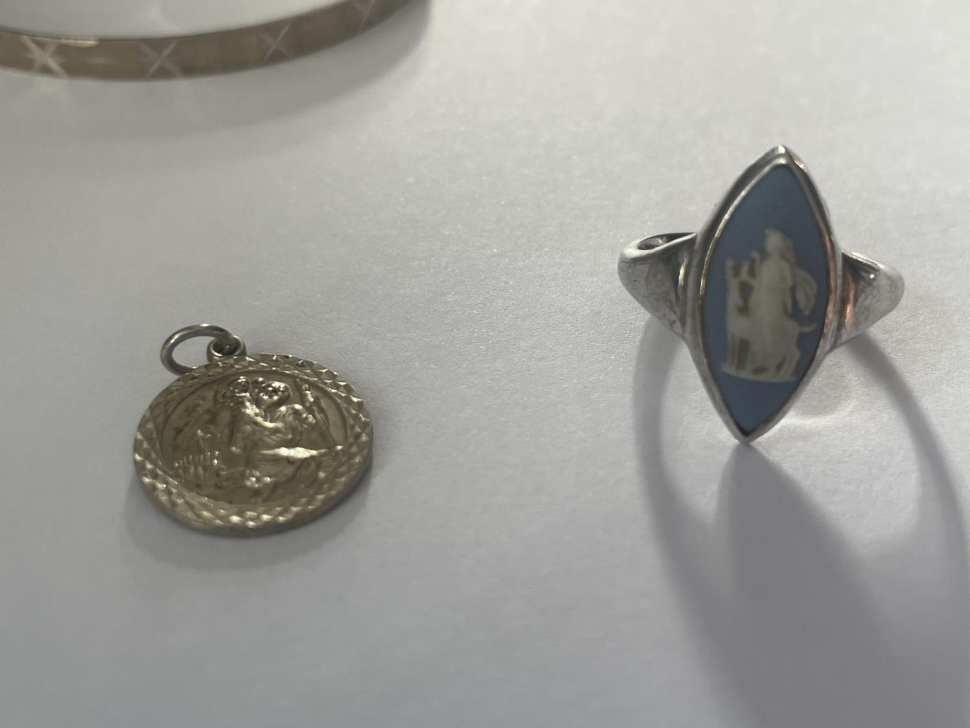 THREE SILVER ITEMS - Image 3 of 3