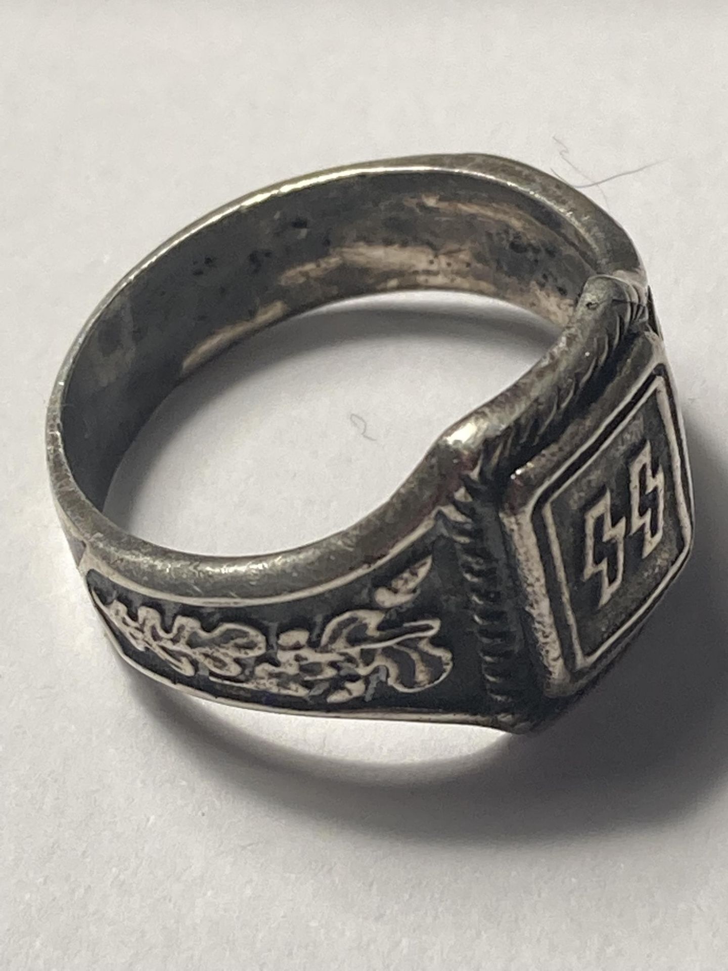 A SILVER GERMAN RING - Image 3 of 3