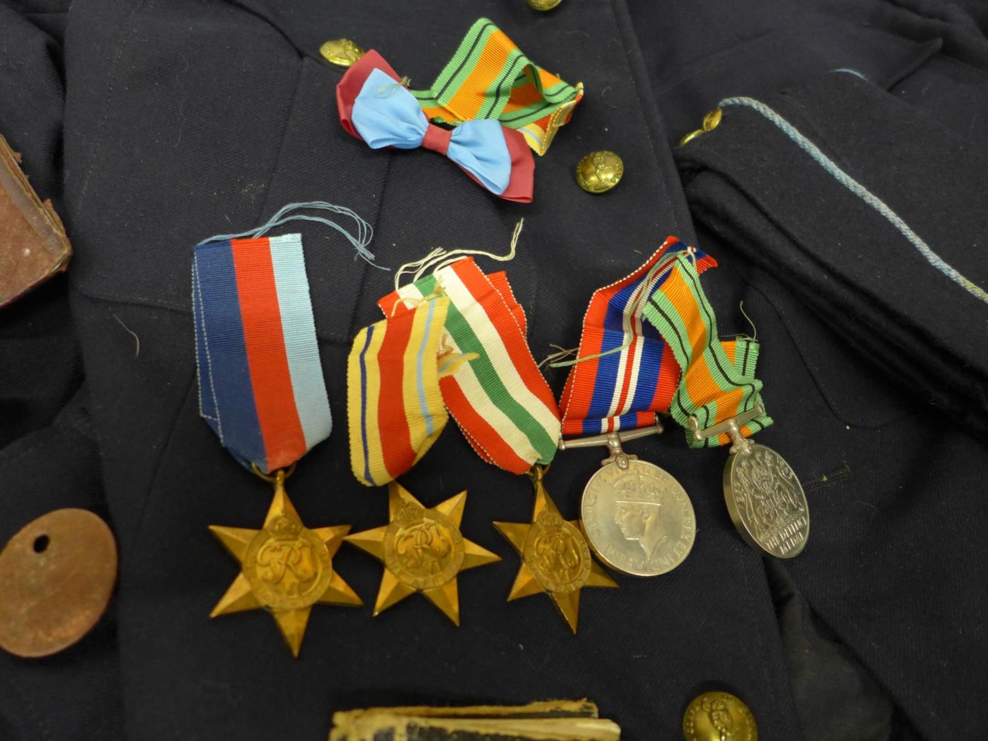 A MEDAL GROUP COMPRISING 1939-45 STAR, AFRICA STAR, ITALY STAR, 1939-45 MEDAL AND DEFENCE MEDAL - Image 2 of 10