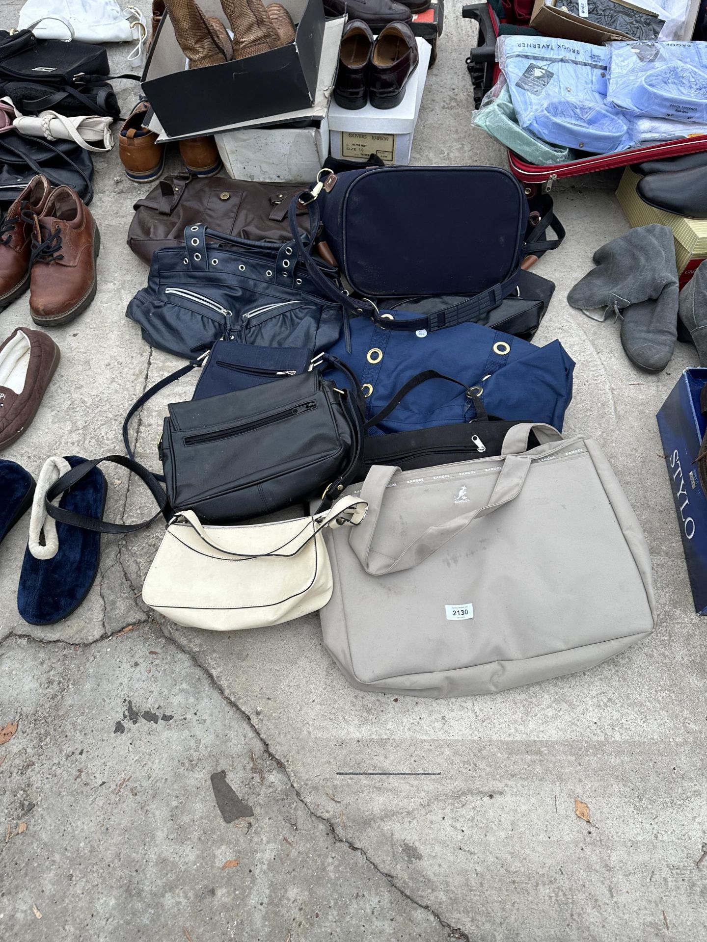 AN ASSORTMENT OF LADIES HANDBAGS