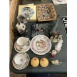 A QUANTITY OF CERAMIC ITEMS TO INCLUDE A WADE MABEL LUCIE ATWELL FIGURE, A BRAMBLY HEDGE 'WINTER'