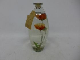 AN UNUSUAL FIRST WORLD WAR COMMEMORATIVE POPPY BASE BOTTLE, WITH LABEL DATED 2018, HEIGHT 29.5CM