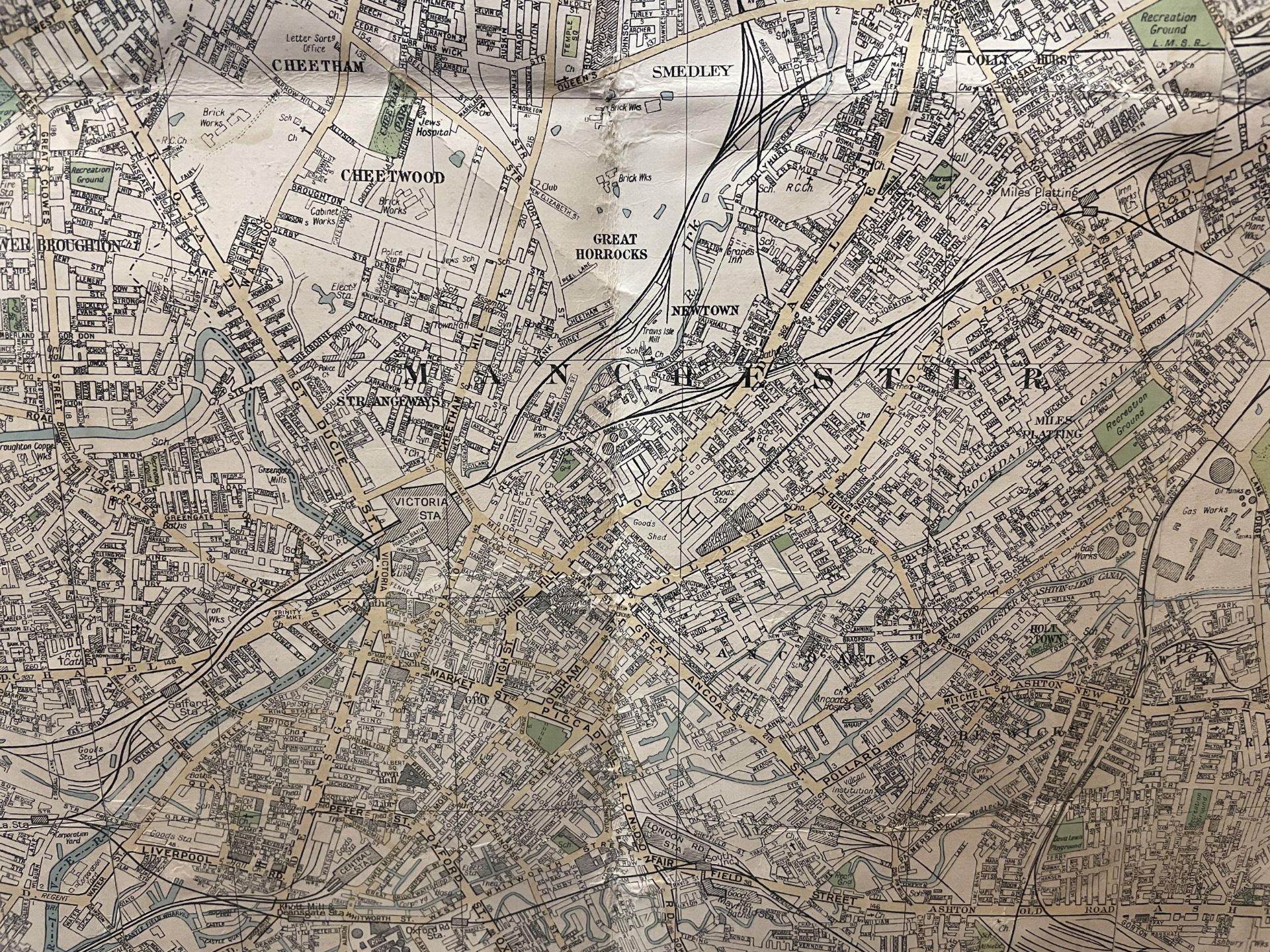 A LARGE VINTAGE L.R ROBERTS & CO MAP OF MANCHESTER - Image 3 of 3