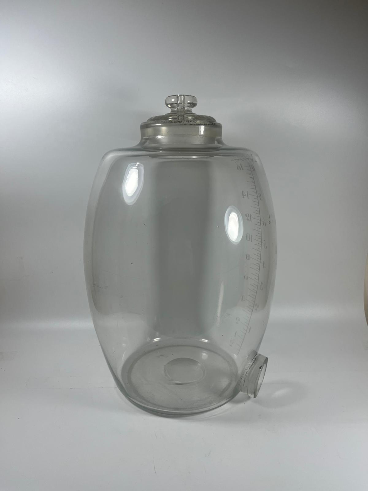 A 19TH CENTURY APOTHECARY / PHARMACY GLASS DISPENSER WITH ETCHED MEASUREMENTS, PONTIL MARK TO - Image 2 of 5