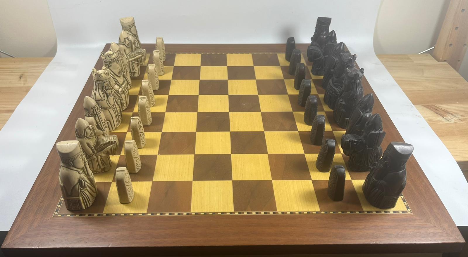 A VINTAGE LEWIS CHESSMEN CHESS SET MODELLED AS MEDIEVAL FIGURES ON AN INLAID WOODEN BOARD, KING - Image 3 of 5