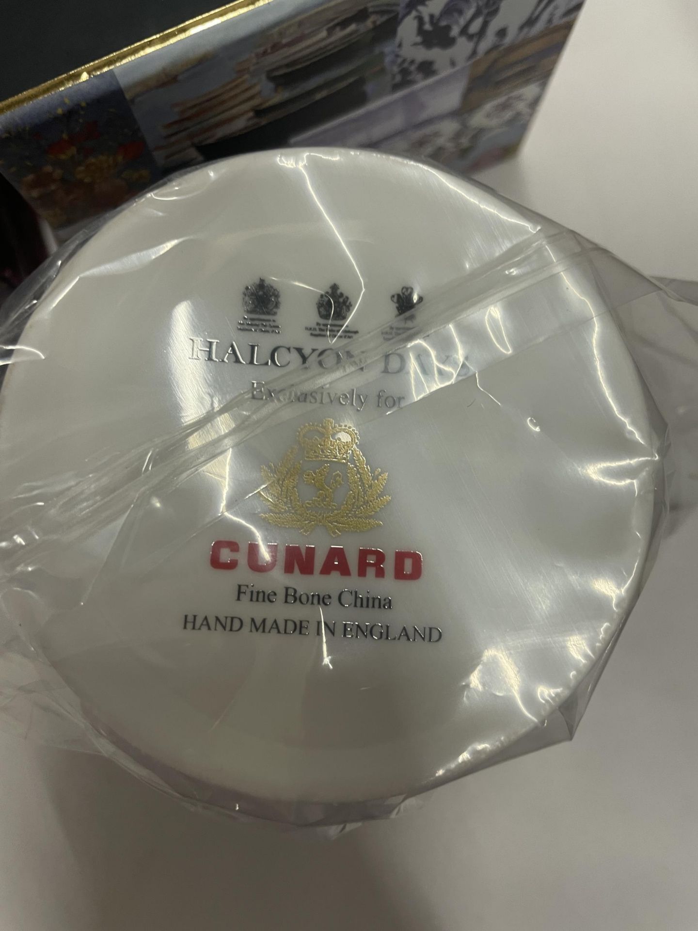 THREE NEW AND BOXED HALCYON DAYS MUGS MADE FOR CUNARD - Bild 3 aus 3