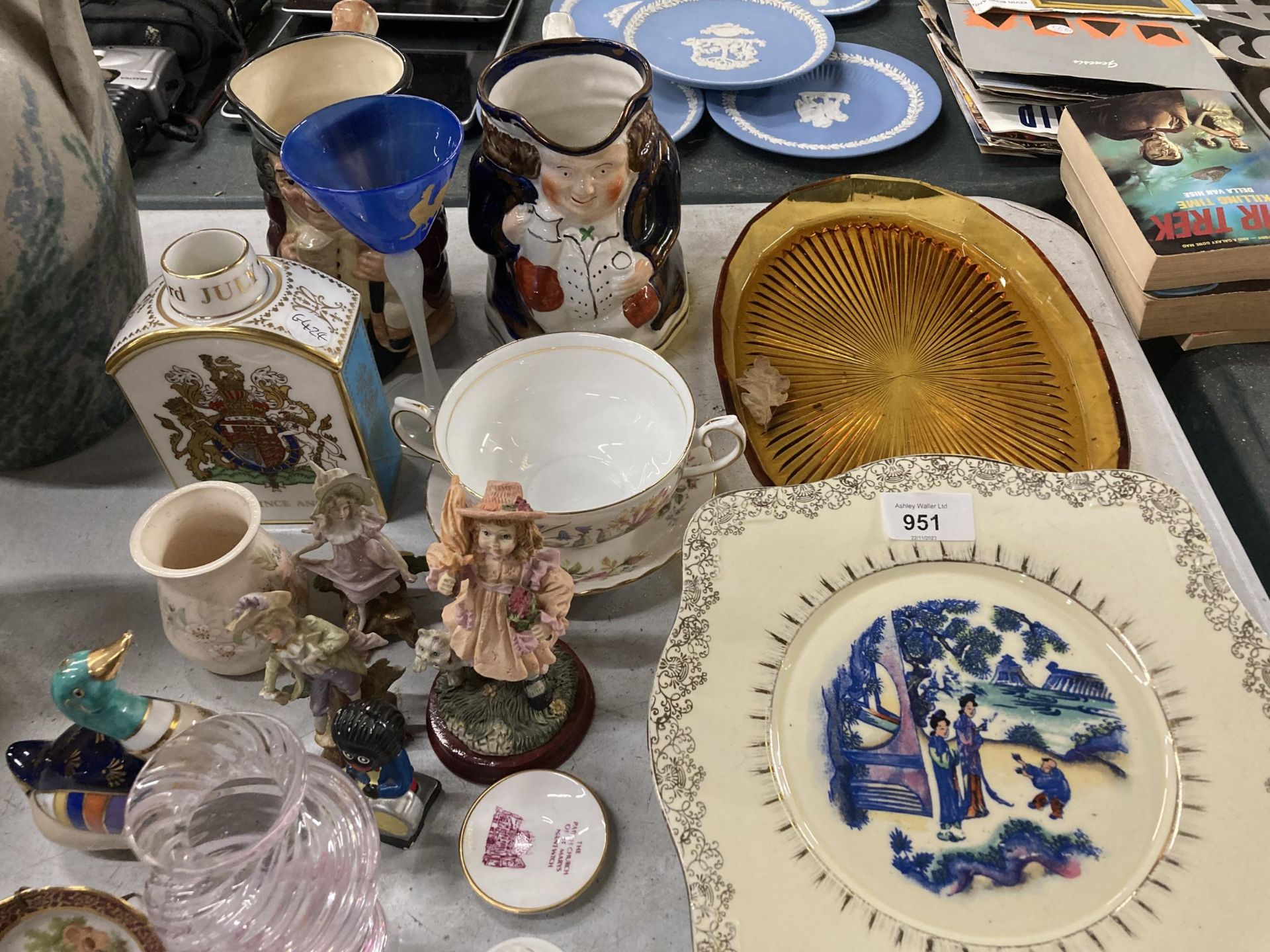 A LARGE QUANTITY OF CERAMICS AND CHINA TO INCLUDE AYNSLEY AND ROYAL ALBERT CUP AND SAUCER, MASON'S - Image 3 of 3