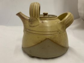 A RETRO STUDIO POTTERY TEAPOT, SIGNED NICK AND JULIE WILLIAMS - CONSALL FORGE POTTERY
