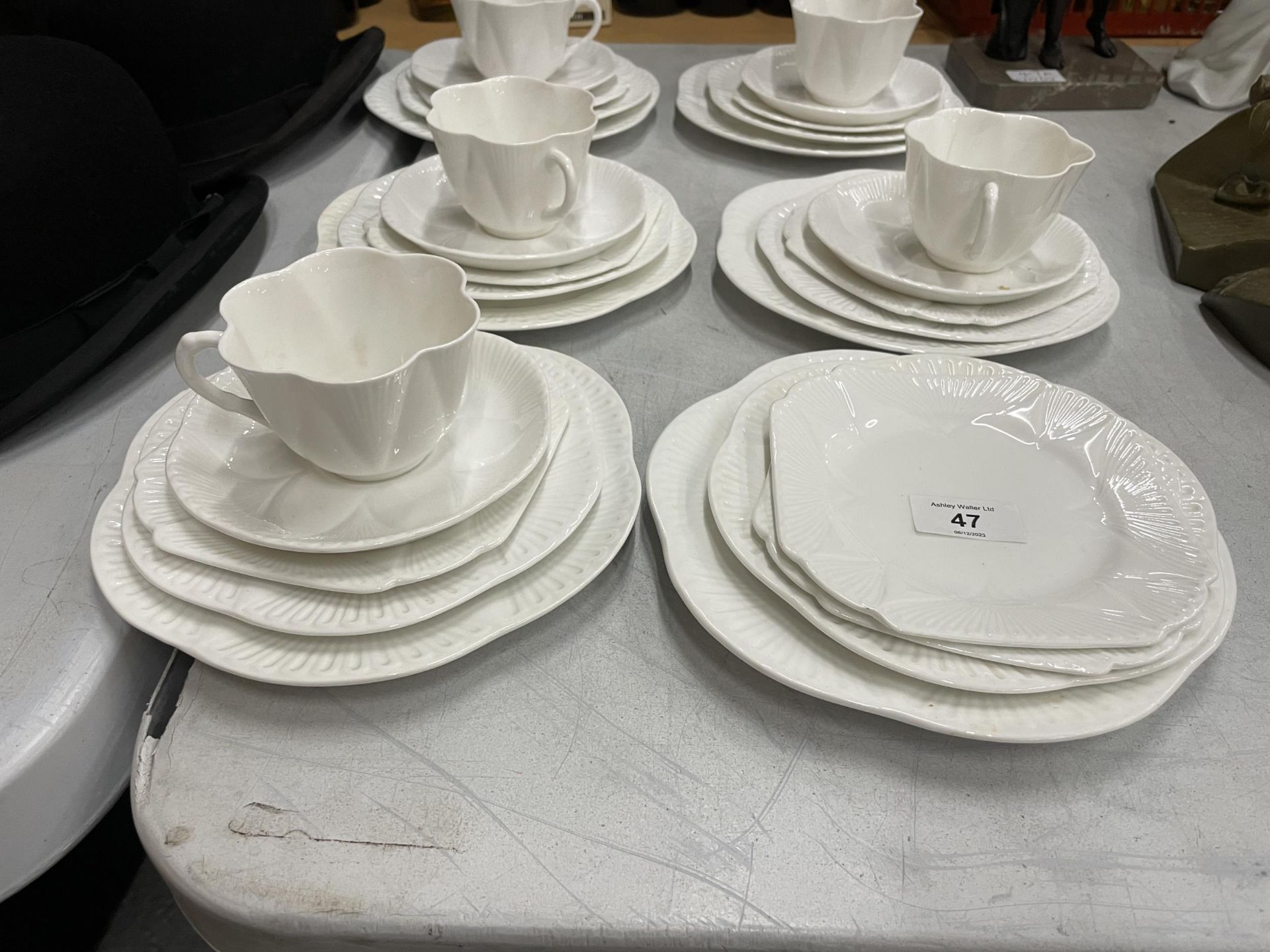 FIVE QUADS AND VARIOUS OTHER PLATES OF WHITE SHELLEY POTTERY - Image 2 of 7