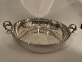 A HALLMARKED SHEFFIELD SILVER TWIN HANDLED DISH