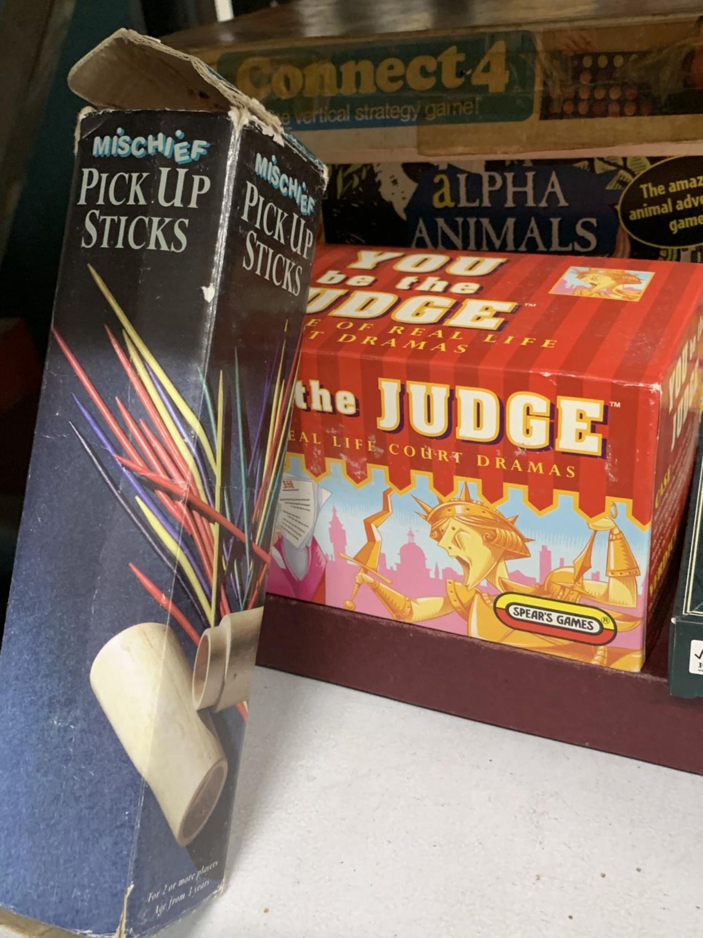 A QUANTITY OF VINTAGE GAMES TO INCLUDE MOUSE TRAP, CONNECT 4, THE VIKING GAME, PICK UP STICKS, ALPHA - Image 2 of 4