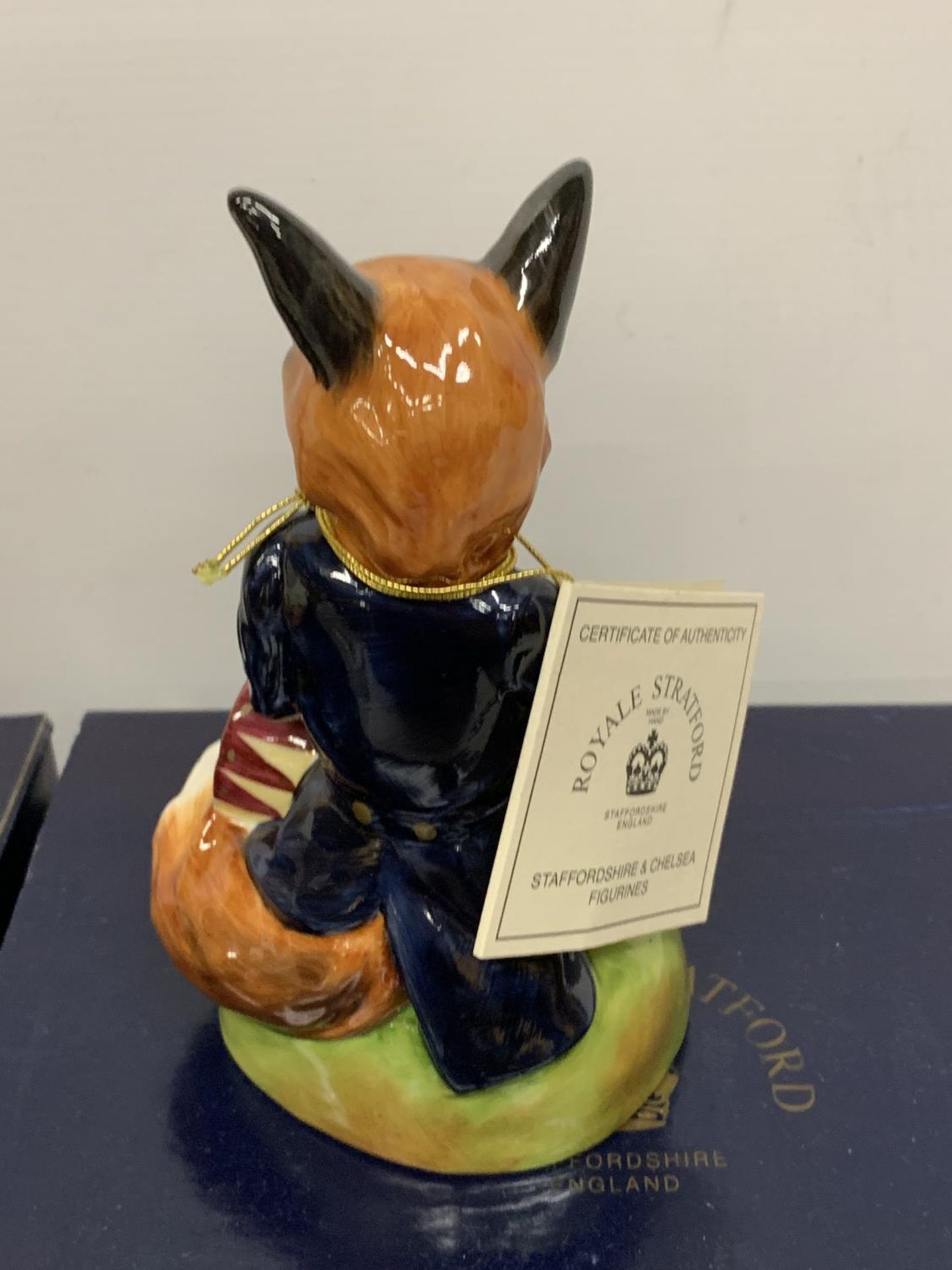 TWO HAND PAINTED AND BOXED LIMITED EDITION ROYAL STRATFORD FOX FIGURES ONE 726/2500 THE OTHER 724/ - Image 5 of 6