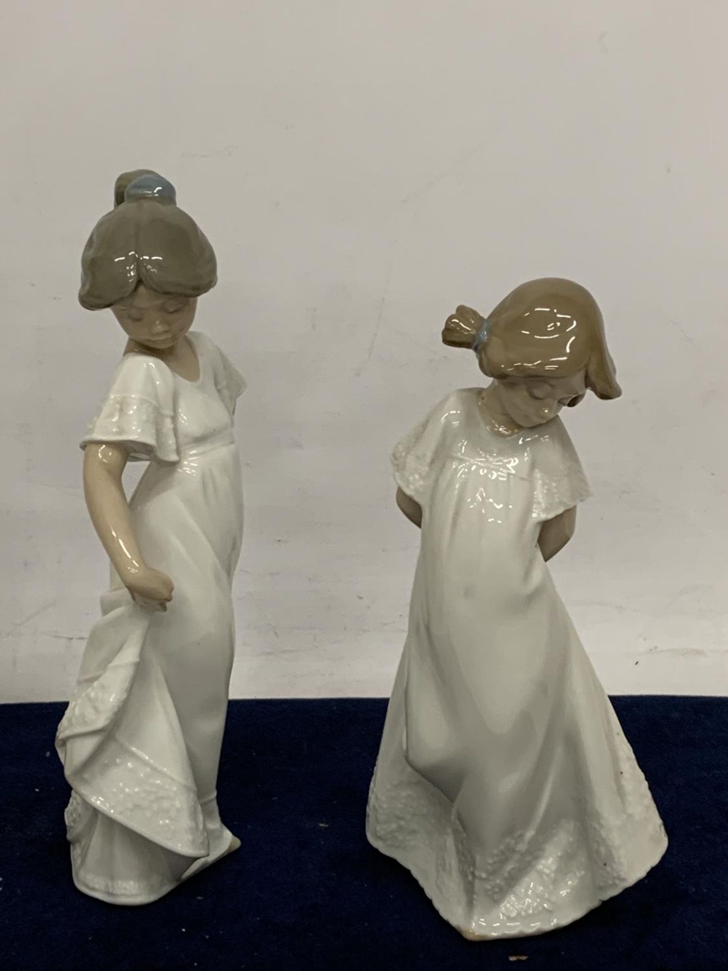 FOUR NAO FIGURINES TO INCLUDE TWO ANGELS AND TWO GIRLS - Image 3 of 4