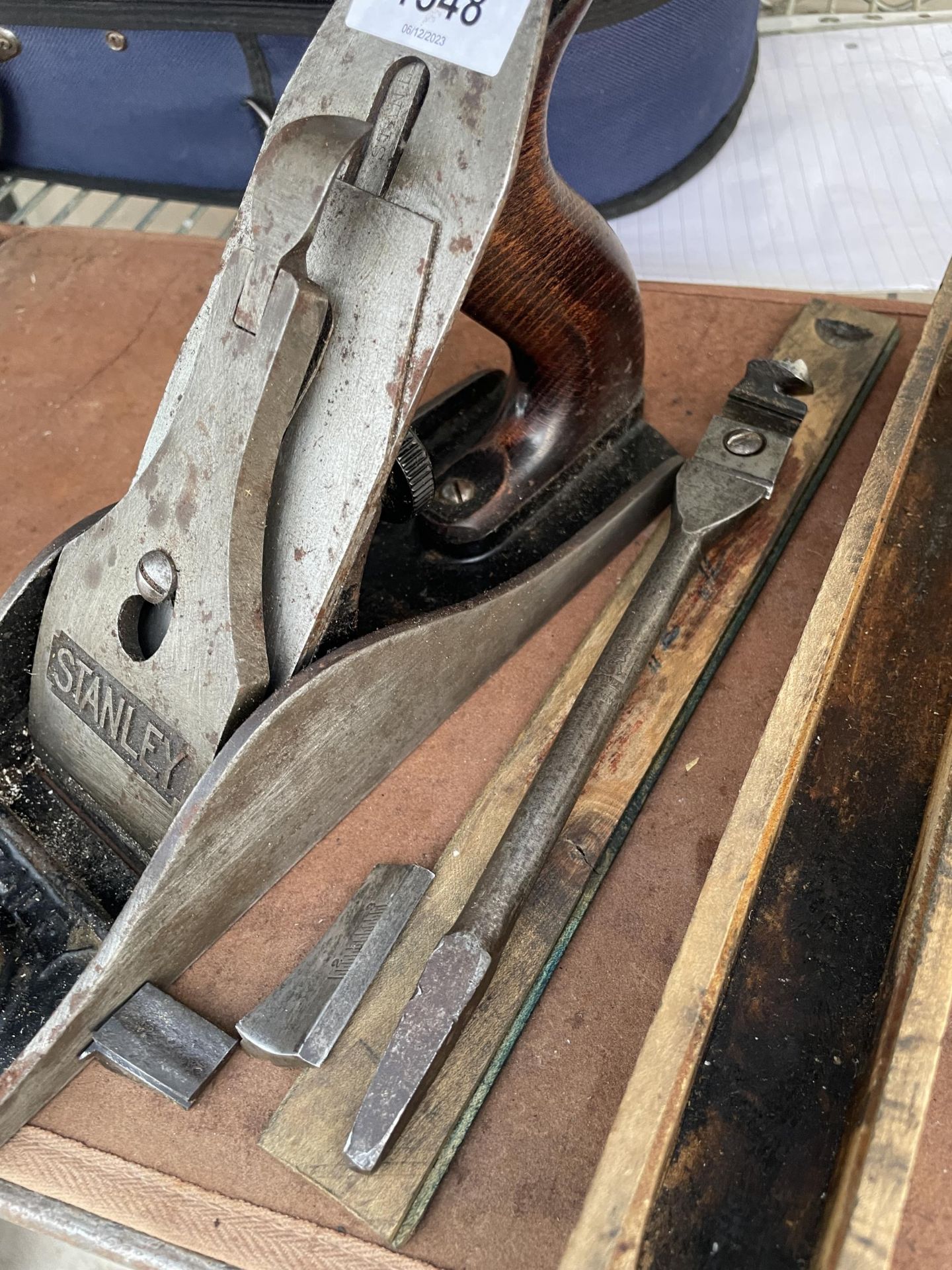 A STANKLEY NO 4 1/2 WOOD PLANE AND A RIDGEWAY EXTENSION BIT - Bild 2 aus 2