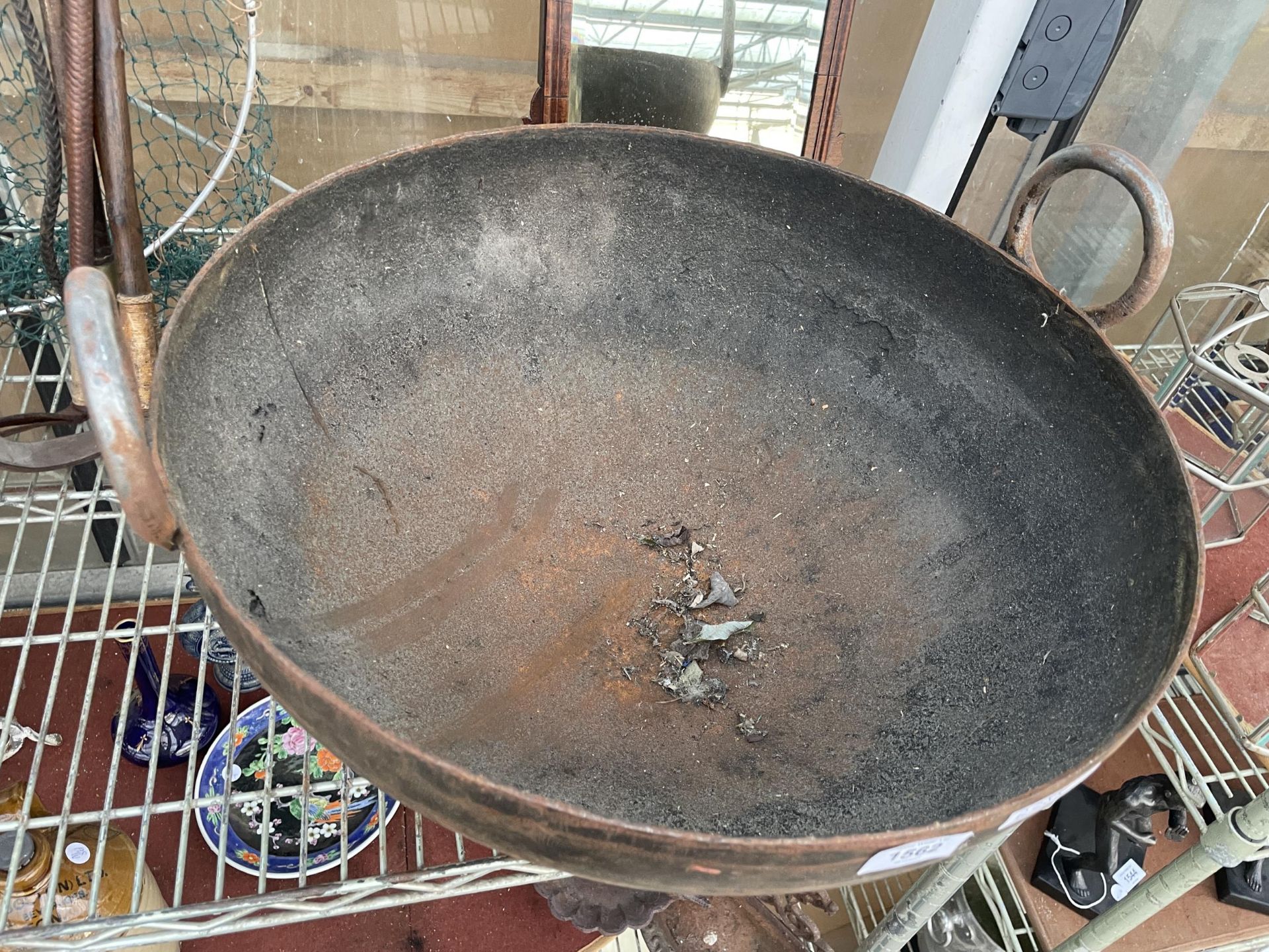 A VINTAGE STEEL TWIN HANDLED BOWL - Image 2 of 4