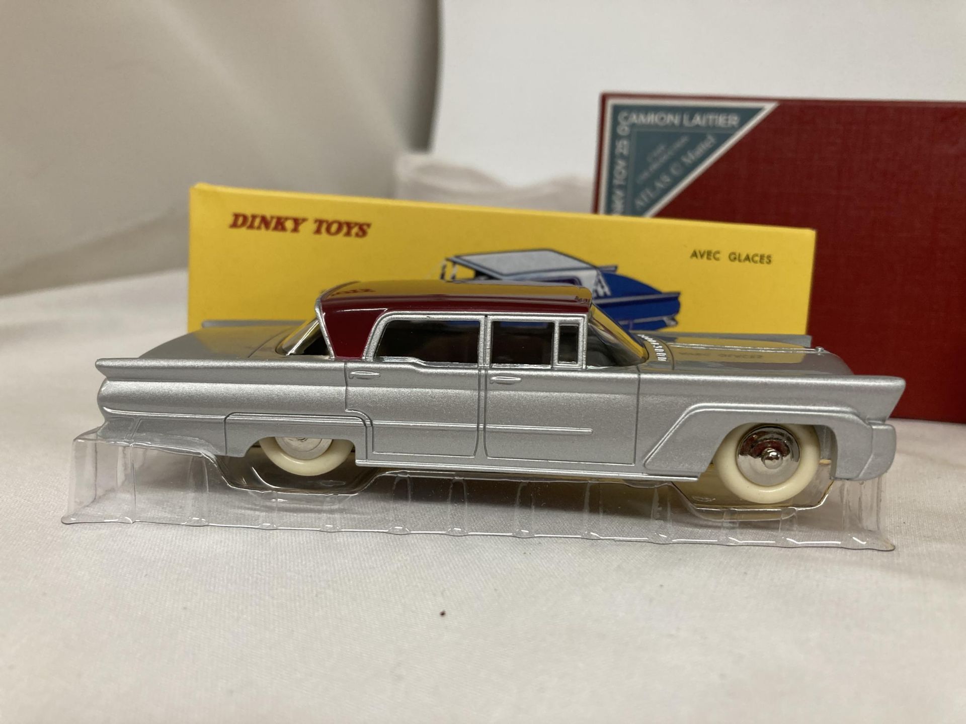 FOUR ATLAS DINKY MODELS (MINT AND BOXED) NO. 532 - LINCOLN PREMIERE - NO. 555 - A FORD - Image 2 of 6