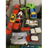 A QUANTITY OF VARIOUS DIE-CAST AND TINPLATE CARS AND VEHICLES