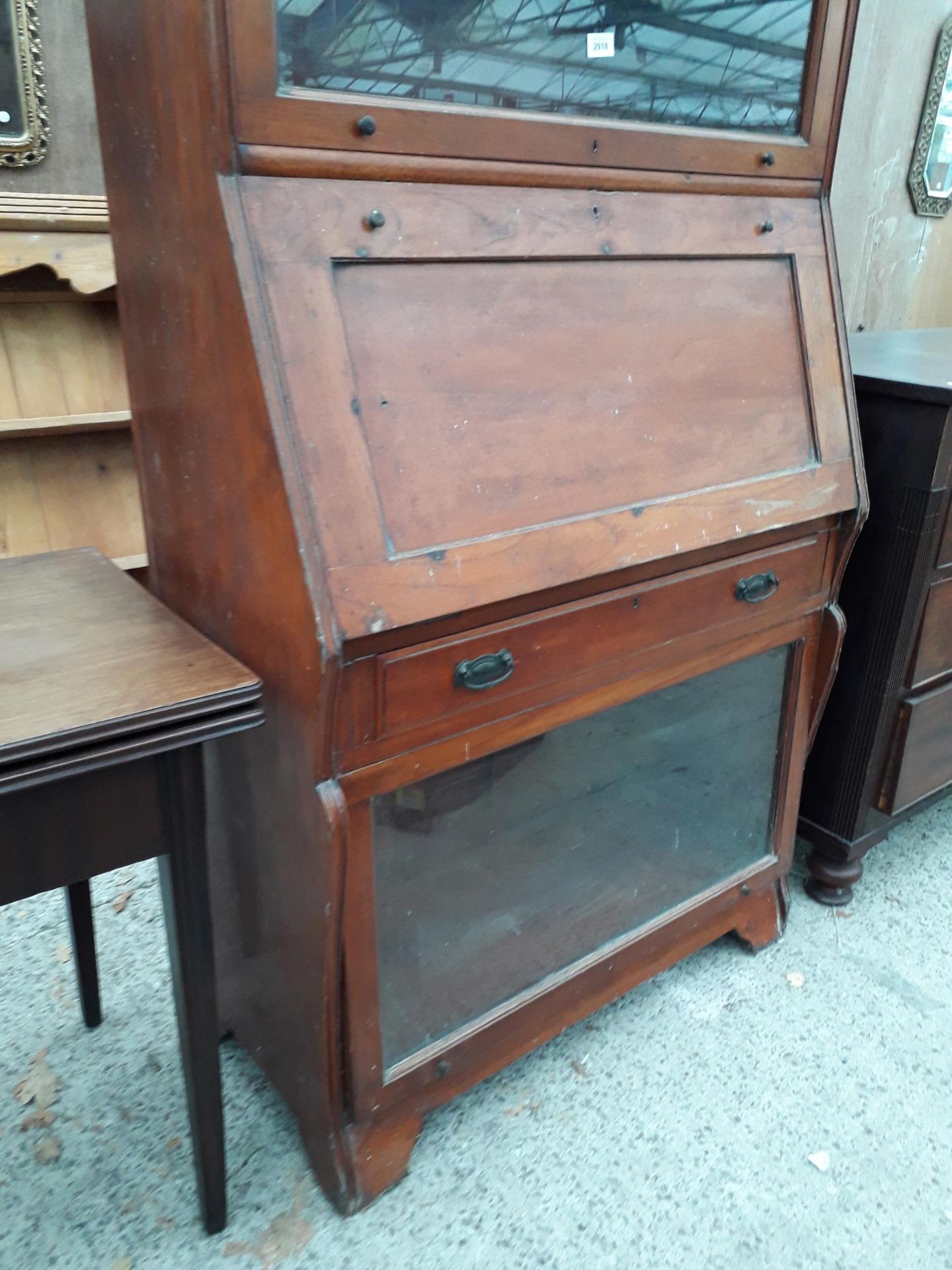 AN EDWARDIAN GLOBE WERNICKE STYLE BUREAU BOOKCASE WITH FITTED INTERIOR, SINGLE DRAWER, TWO SMALL AND - Image 3 of 6