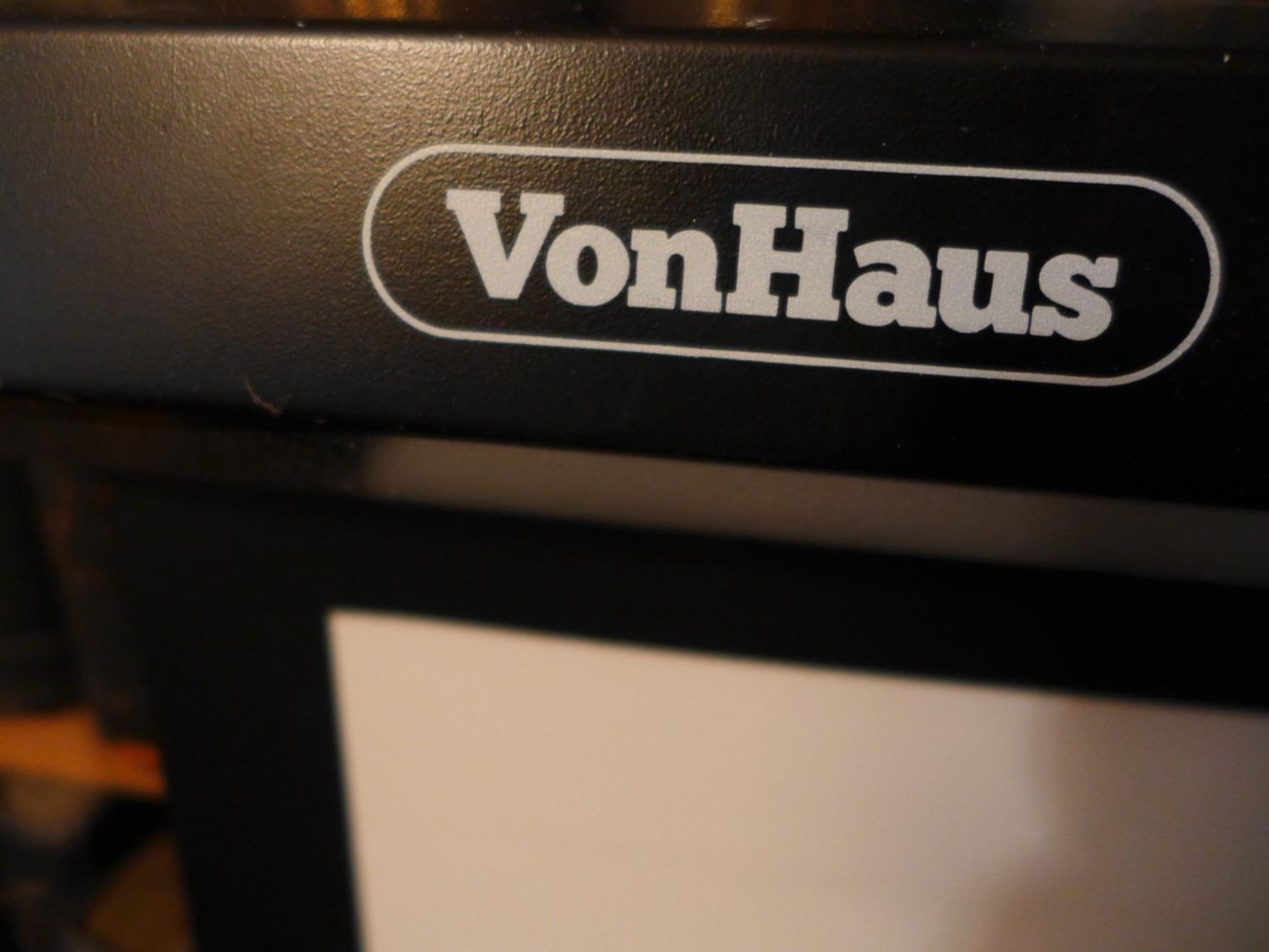 A VON HAUS 230CM PULL DOWN PROJECTOR SCREEN - Image 2 of 2