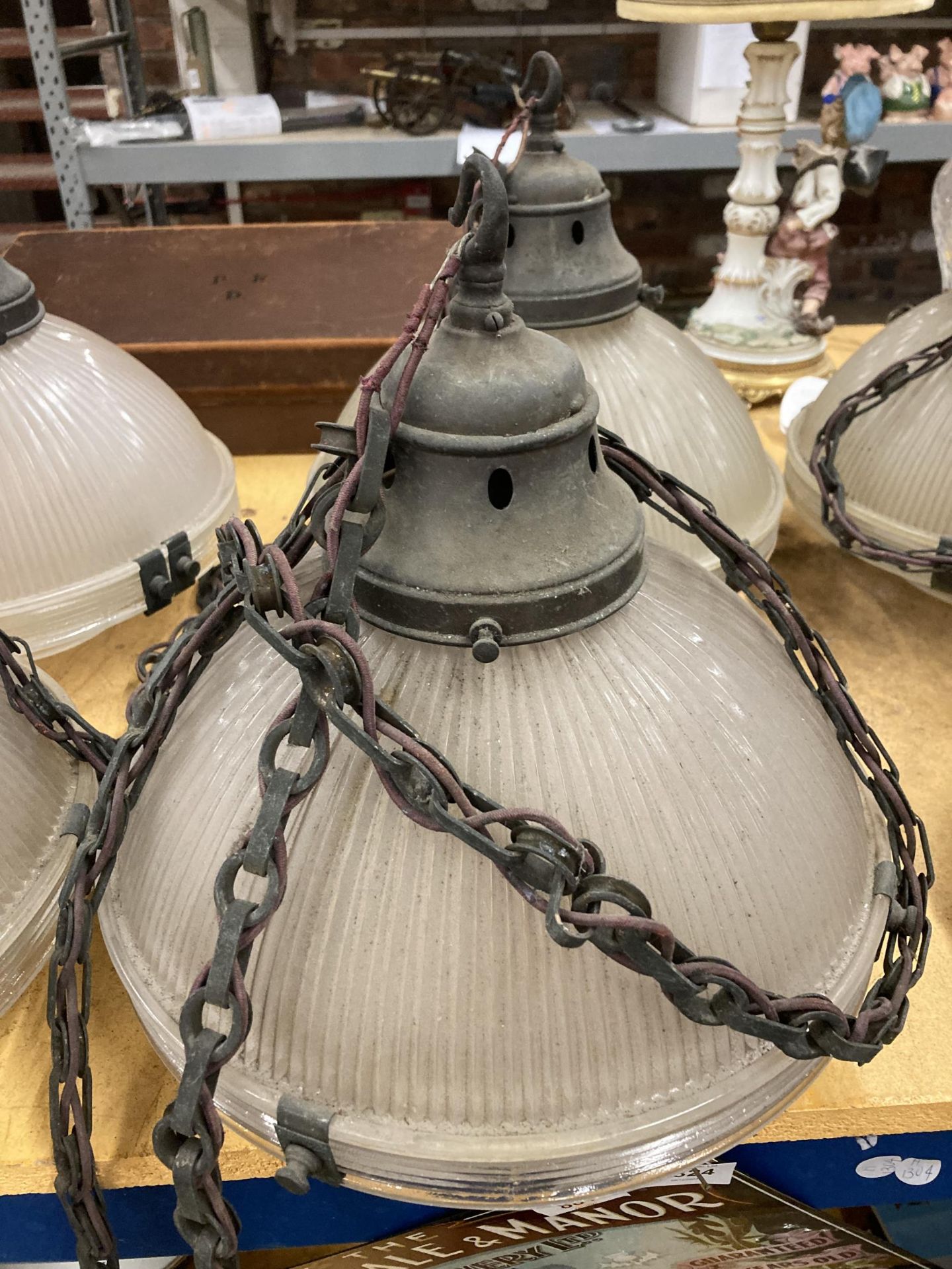 A SET OF FOUR HOLOPHANE LAMPS WITH METAL FITTINGS AND CHAIN - Image 3 of 3