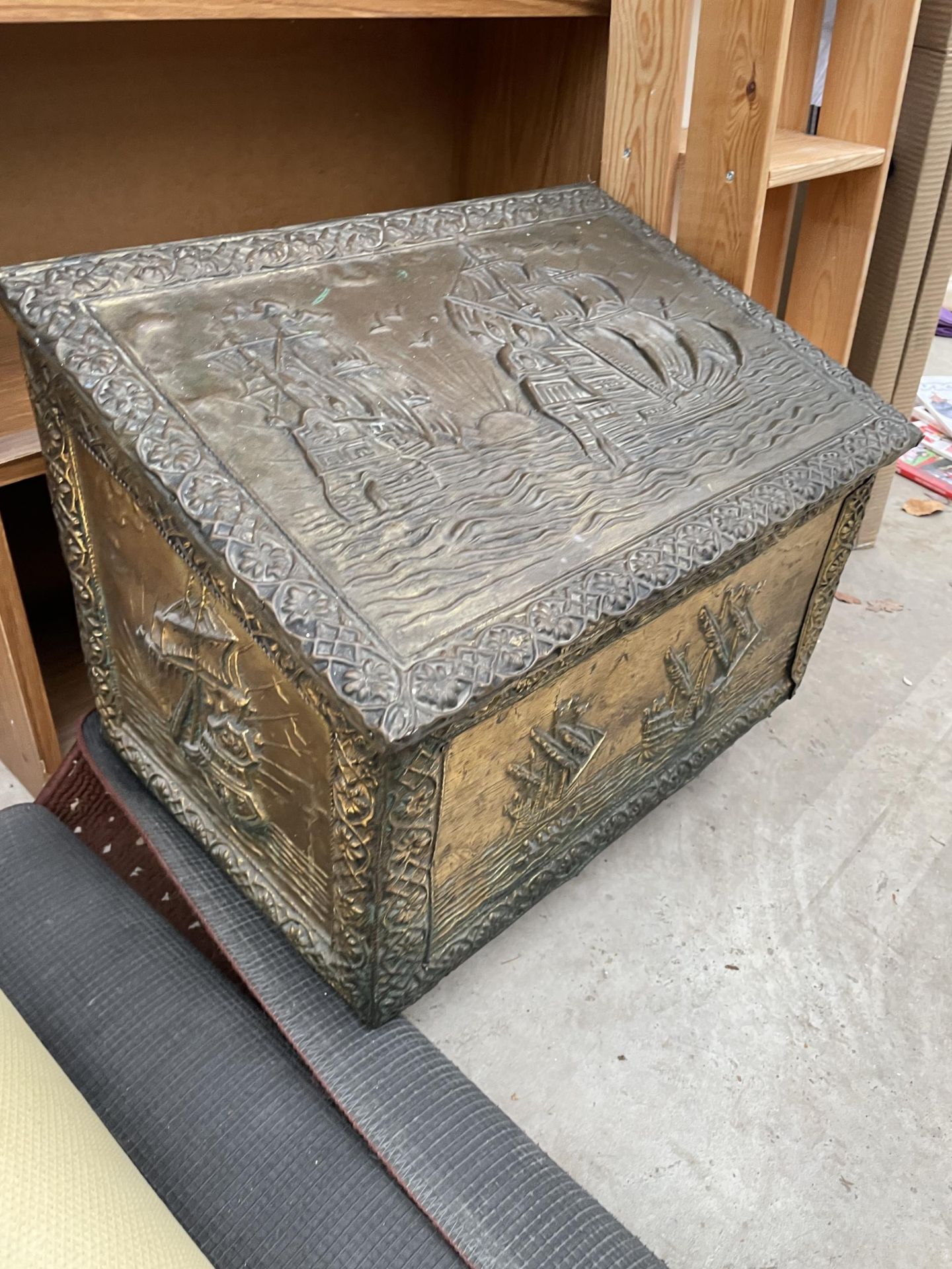 AN ASSORTMENT OF WOODEN SHELVING UNITS AND A BRASS LOG BOX - Image 2 of 4