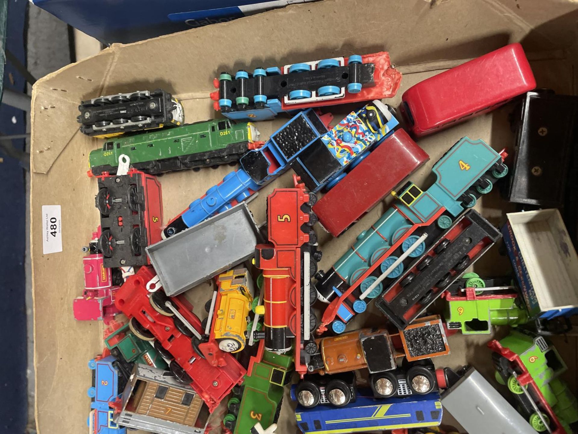 A LARGE COLLECTION OF THOMAS AND HIS FRIENDS TANKENGINE TRAINS - Image 2 of 3