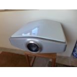 A SONY VPL-VW100 SXRD HOME CINEMA PROJECTOR, 1080P, LAMP 2337 HOURS, REMOTE CONTROL, POWER CABLE,