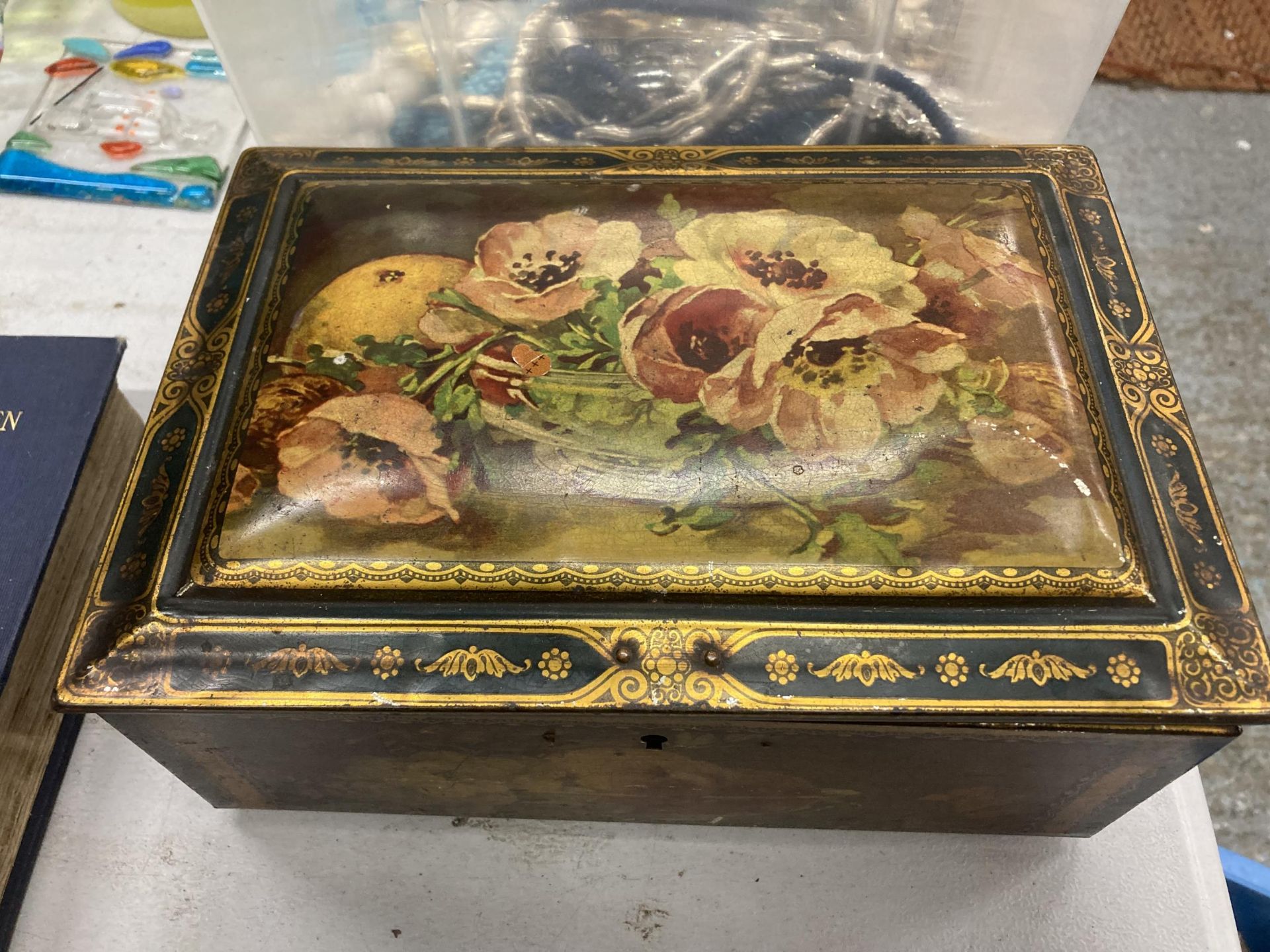 A GROUP OF THREE TIN STORAGE BOXES - Image 6 of 6